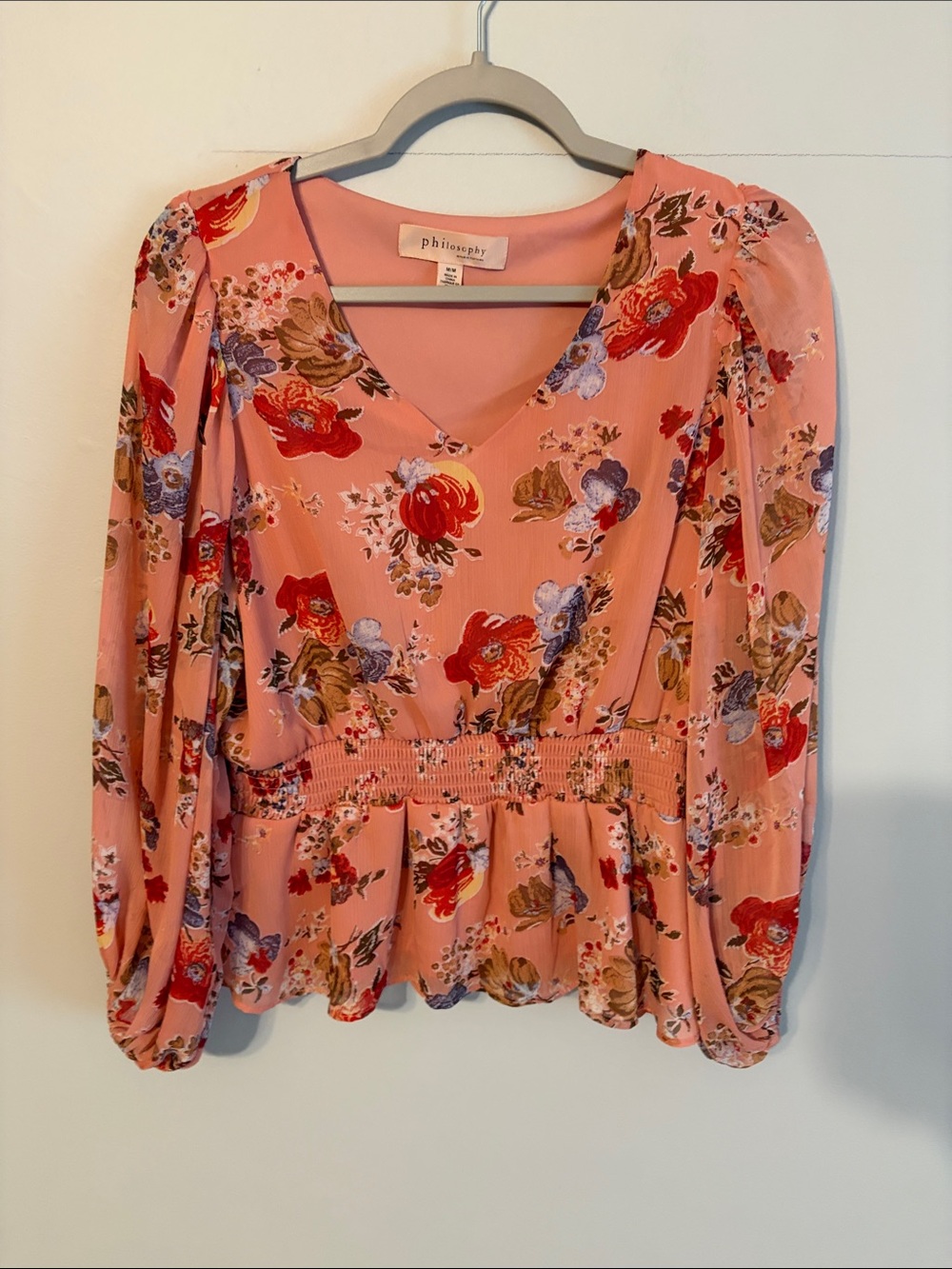 Philosophy Coral/peach Floral V-Neck Smocked Waist Blouse. Med. Polyester.